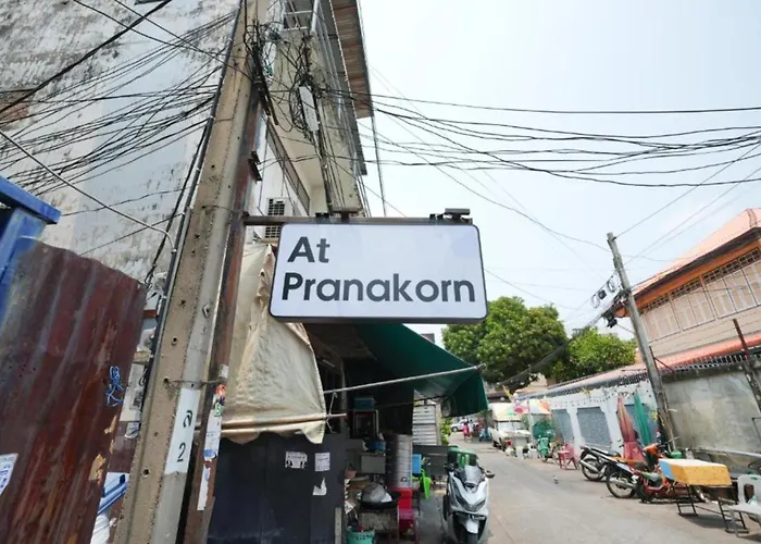 At Pranakorn แอท พระนคร ตรอกข้าวสาร *